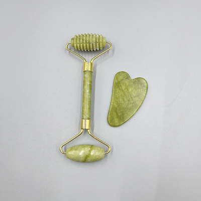 OEM/ODM Rose Quartz Jade Roller Facial Stone Massager Set dengan Serum Oil dan Gunsha